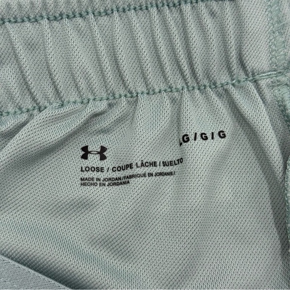 NWT Under Armour Women’s Play Up Inset Shorts Green Large Moisture-Wicking - Picture 6 of 11